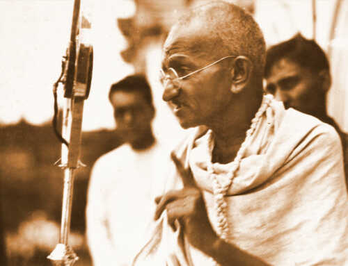 દીપોત્સવી : વર્તમાન યુવાઓ માટે ગાંધીજીની પ્રસ્તુતતા : હરેશ ધોળકિયા